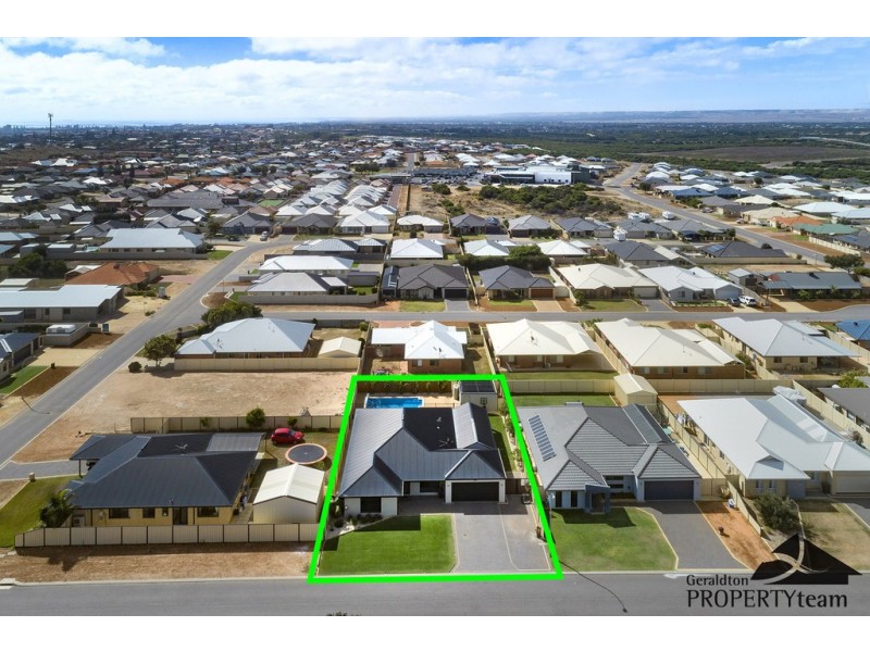 10 Invincible Rise, Wandina WA 6530