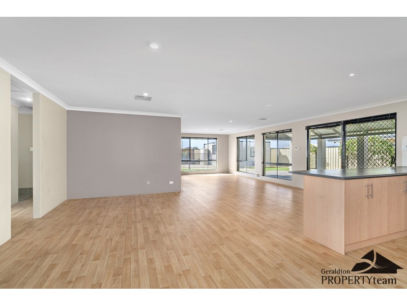 10 Invincible Rise, Wandina WA 6530