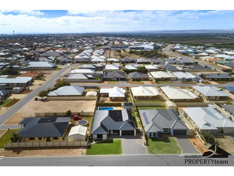 10 Invincible Rise, Wandina WA 6530