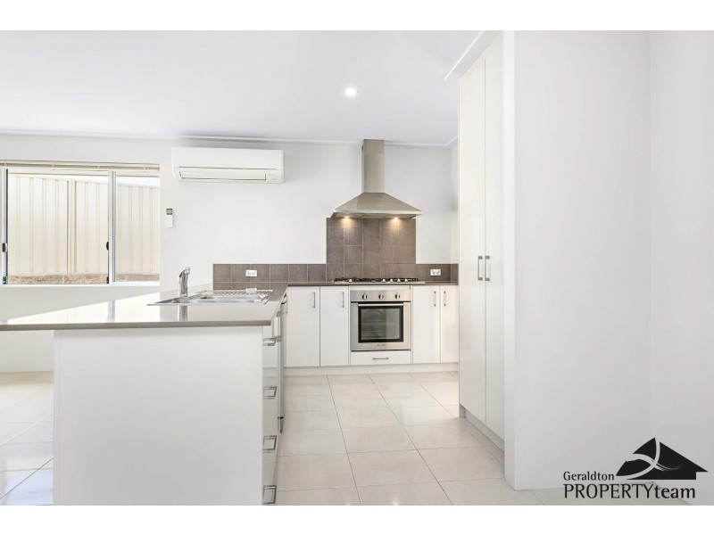 31 Reef Boulevard, Drummond Cove WA 6532