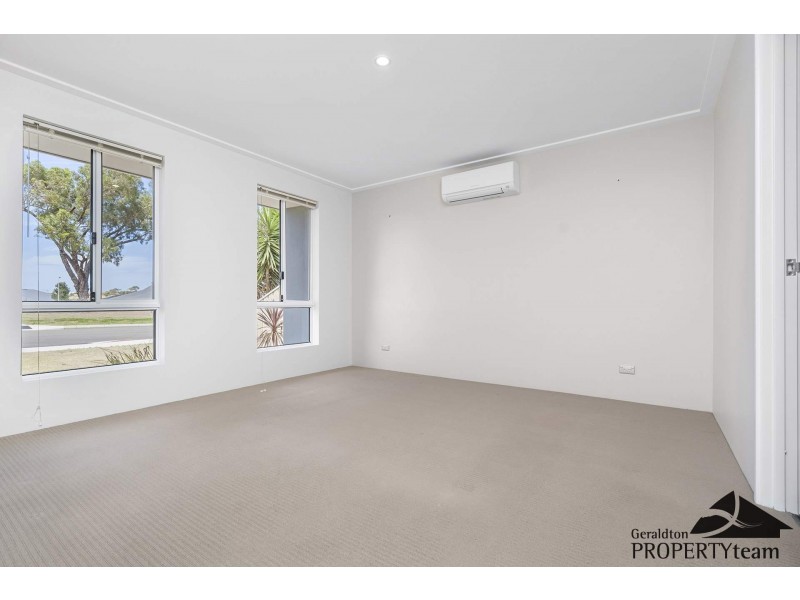 31 Reef Boulevard, Drummond Cove WA 6532