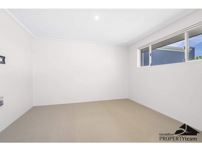 31 Reef Boulevard, Drummond Cove WA 6532