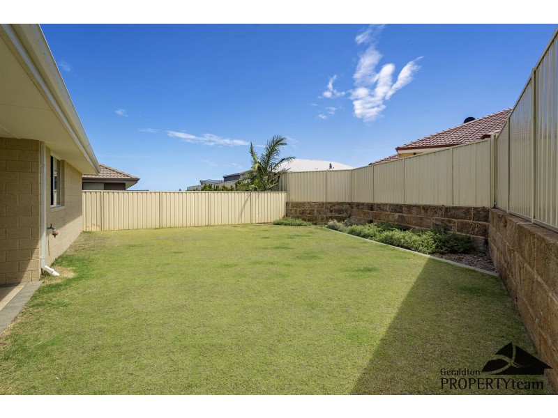 31 Reef Boulevard, Drummond Cove WA 6532