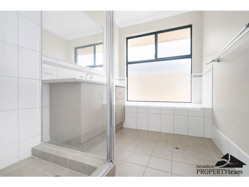 8 Yolanda Edge, Wandina WA 6530