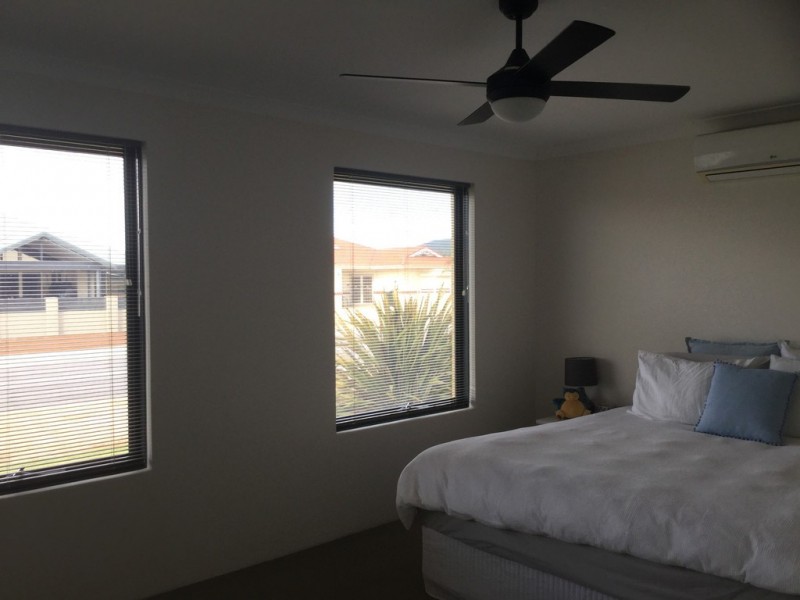 33 Columbus Boulevard, Wandina WA 6530