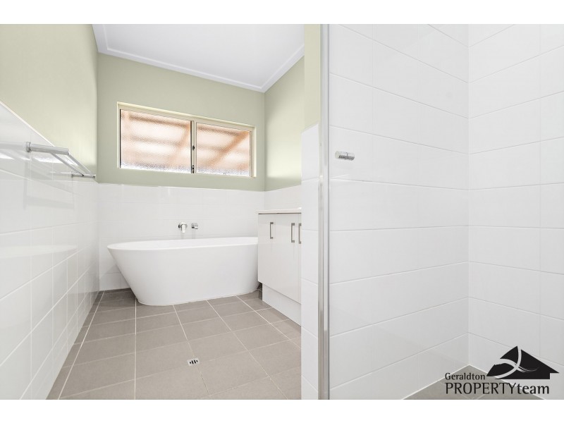 16 Lincoln Street, Deepdale WA 6532