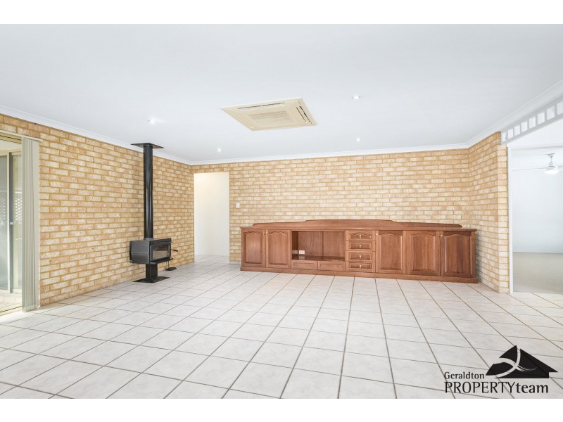 14 Hillview Drive, Drummond Cove WA 6532