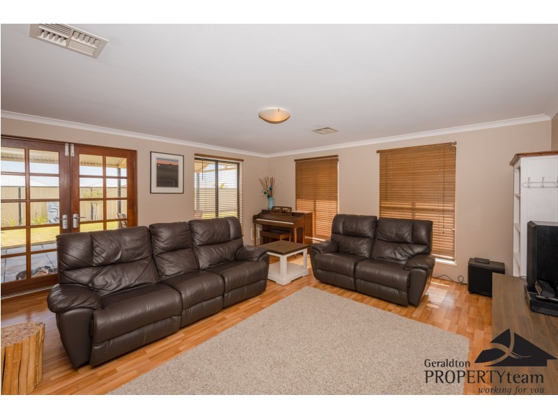 21 Yolanda Edge, Wandina WA 6530