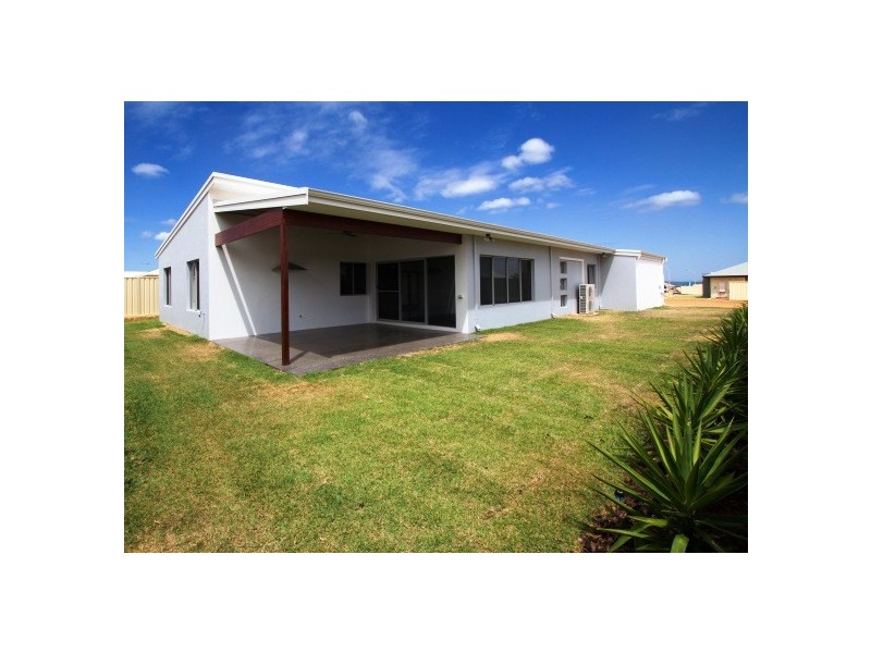 15 Mistral Crescent, Drummond Cove WA 6532