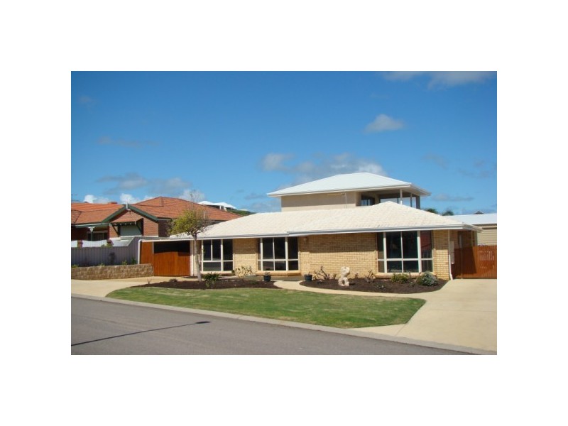 4 Turban Court, Wandina WA 6530