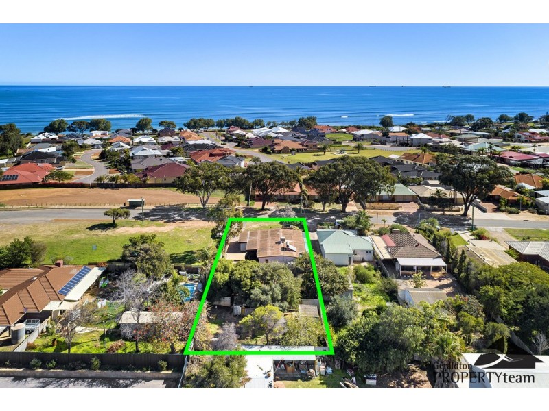 4 Harrison Street, Bluff Point WA 6530