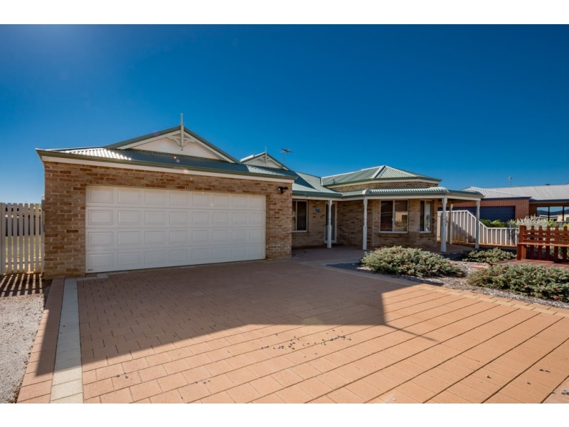 13 Nautical Lookout, Glenfield WA 6532