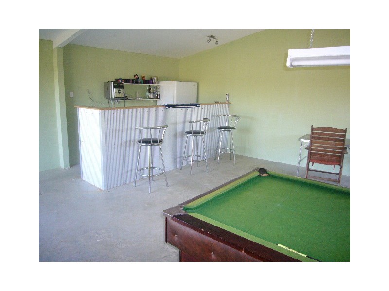 2 Sutcliffe Road, Moresby WA 6530