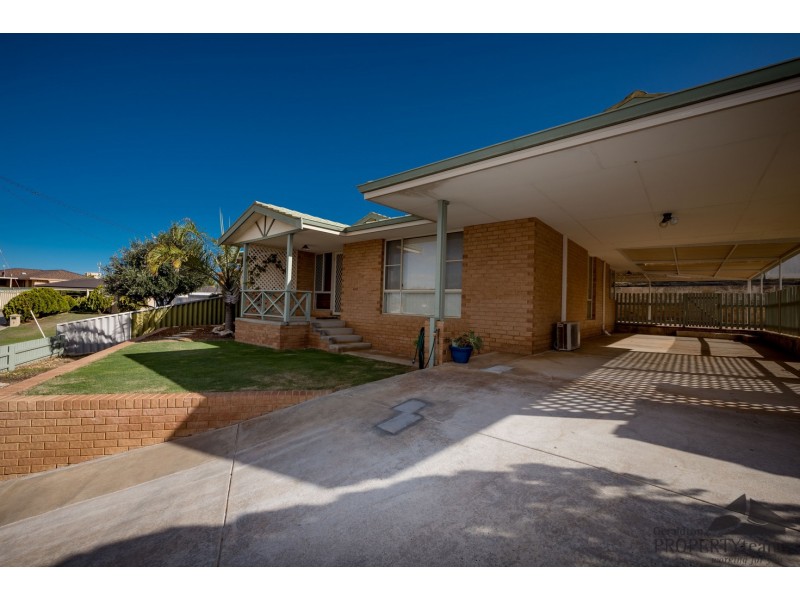 8 Paula Maslen Place, Mount Tarcoola WA 6530