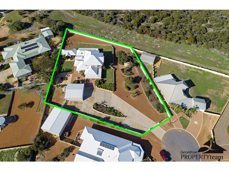 8 Vince Court, Wandina WA 6530