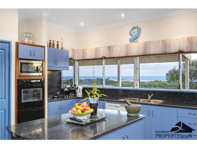 8 Vince Court, Wandina WA 6530