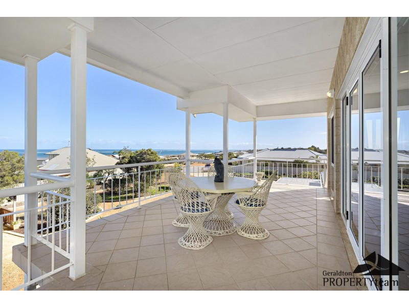 8 Vince Court, Wandina WA 6530