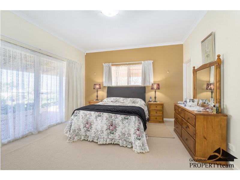 8 Vince Court, Wandina WA 6530