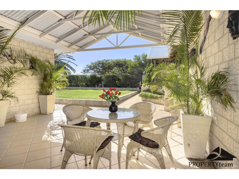 8 Vince Court, Wandina WA 6530