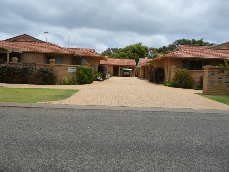4/149 Railway Street, Bluff Point WA 6530