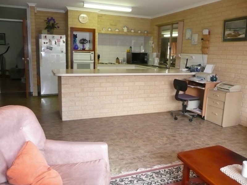 4/149 Railway Street, Bluff Point WA 6530