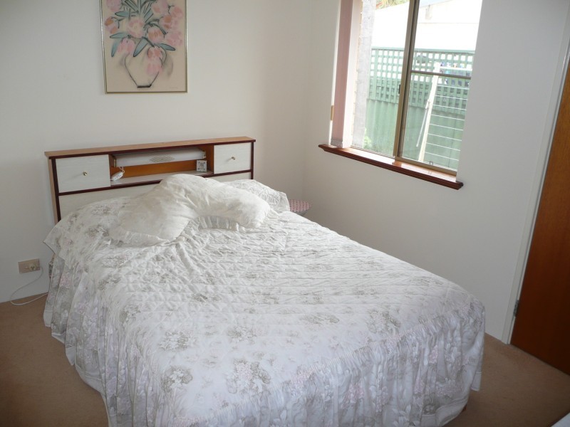 4/149 Railway Street, Bluff Point WA 6530