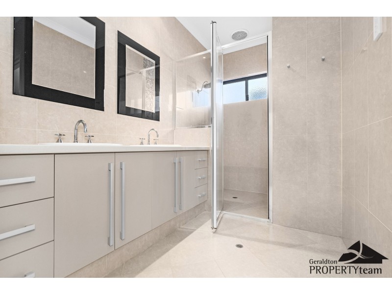 20 St Georges Close, Bluff Point WA 6530