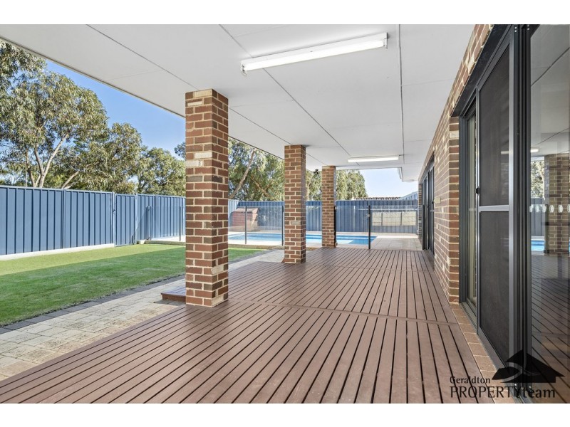 20 St Georges Close, Bluff Point WA 6530