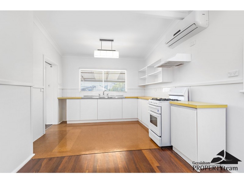 9 Whitfield Street, Beachlands WA 6530