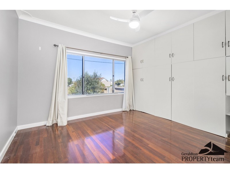 9 Whitfield Street, Beachlands WA 6530