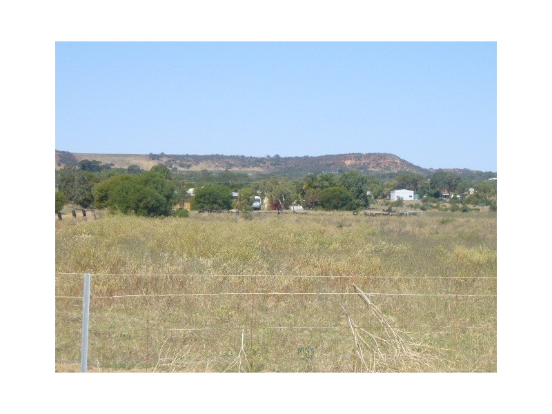 276 Hall Road, Waggrakine WA 6530