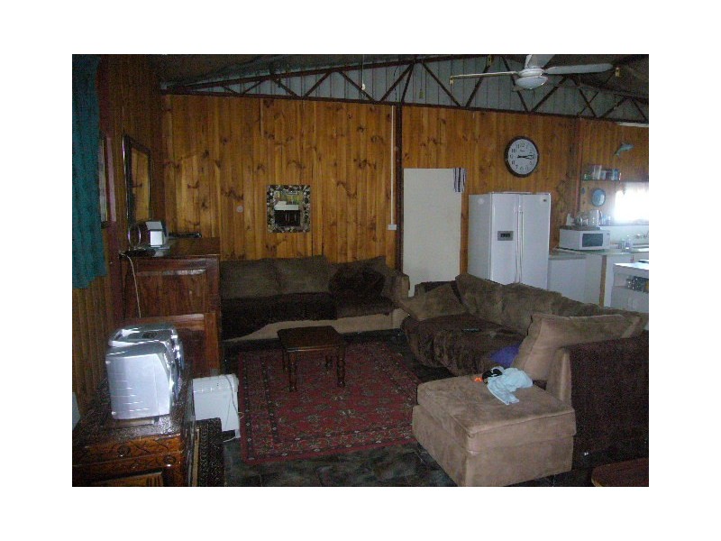 276 Hall Road, Waggrakine WA 6530