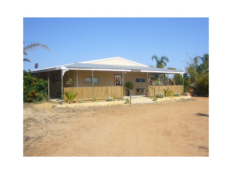 276 Hall Road, Waggrakine WA 6530