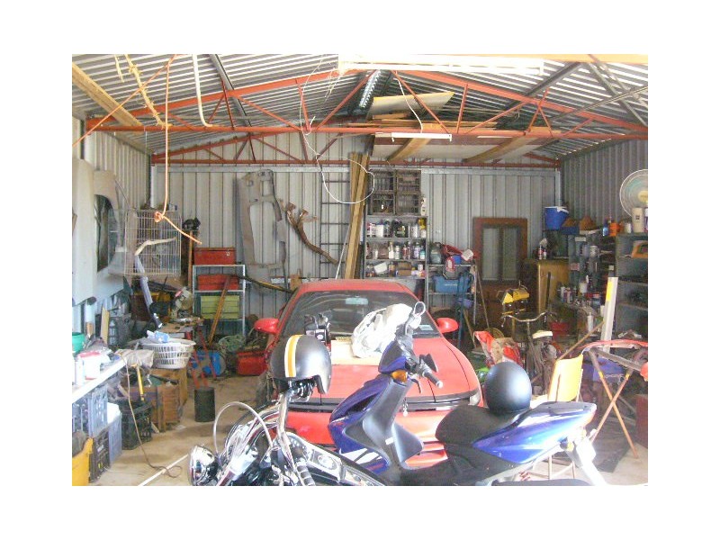 276 Hall Road, Waggrakine WA 6530