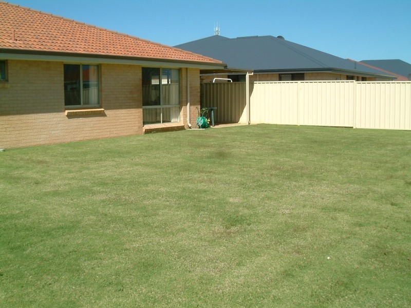 37 Mark Way, Wandina WA 6530