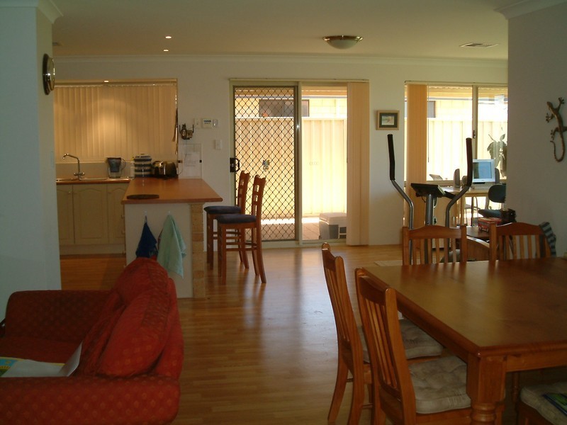 37 Mark Way, Wandina WA 6530