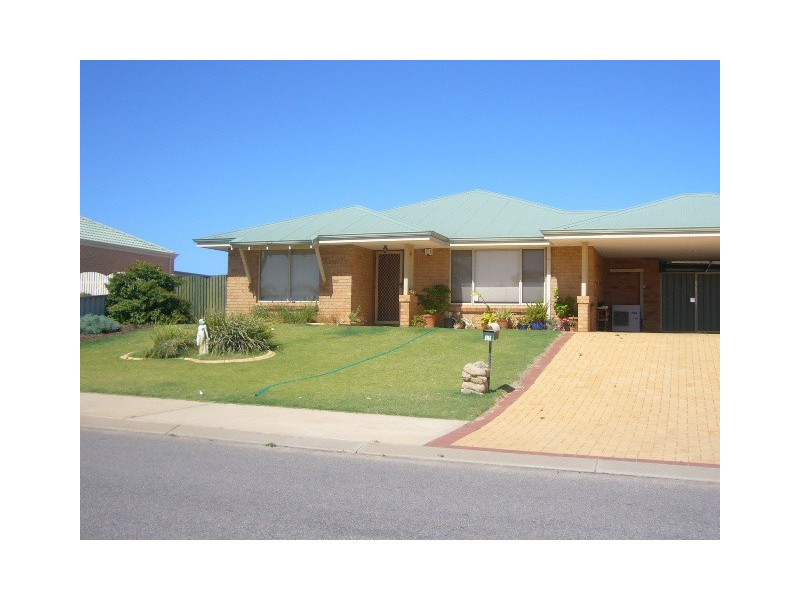 15 Hillview Dr, Drummond Cove WA 6532