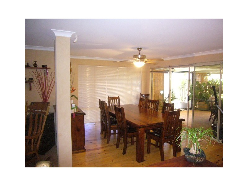 15 Hillview Dr, Drummond Cove WA 6532