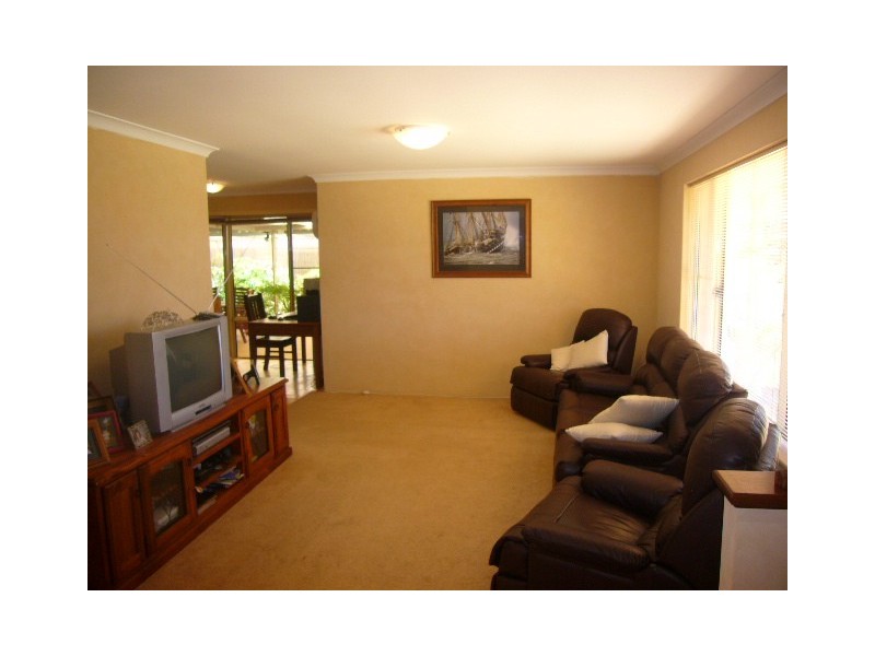 15 Hillview Dr, Drummond Cove WA 6532