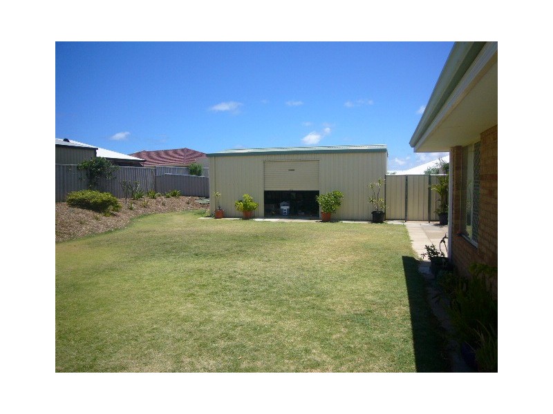 15 Hillview Dr, Drummond Cove WA 6532