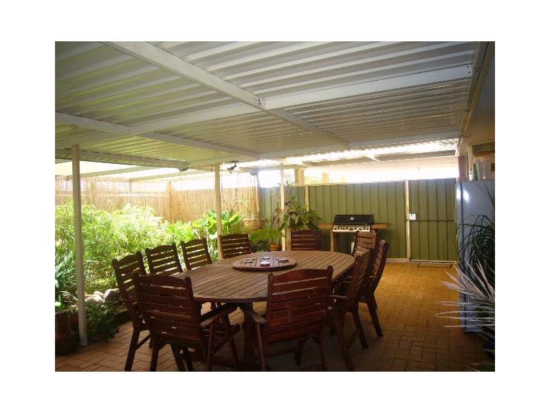 15 Hillview Dr, Drummond Cove WA 6532