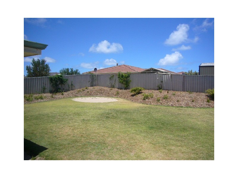 15 Hillview Dr, Drummond Cove WA 6532