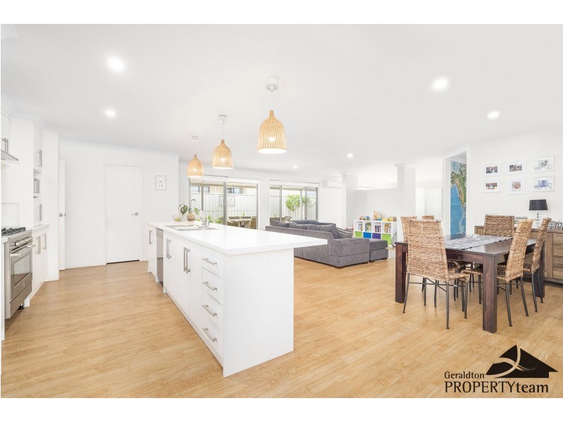 8 Topsail Street, Drummond Cove WA 6532