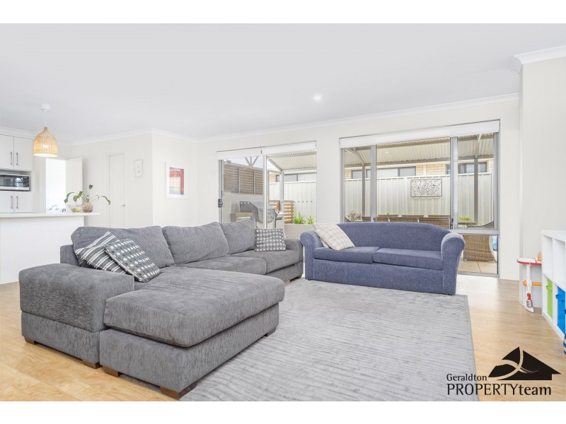 8 Topsail Street, Drummond Cove WA 6532