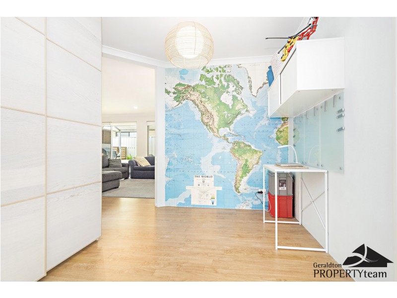 8 Topsail Street, Drummond Cove WA 6532