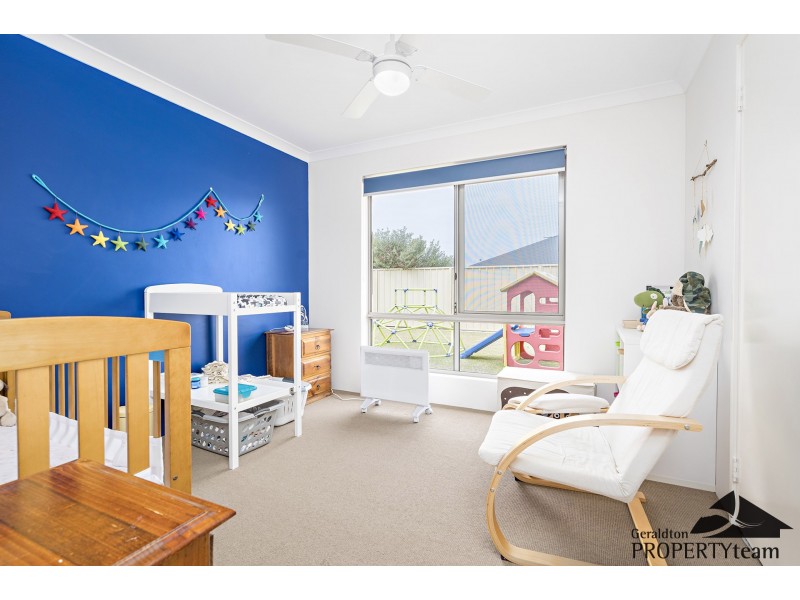 8 Topsail Street, Drummond Cove WA 6532