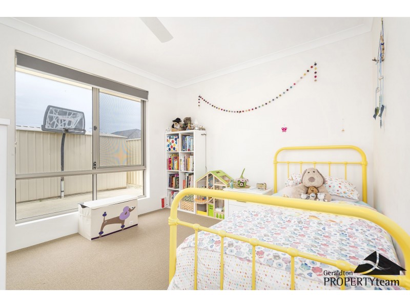 8 Topsail Street, Drummond Cove WA 6532