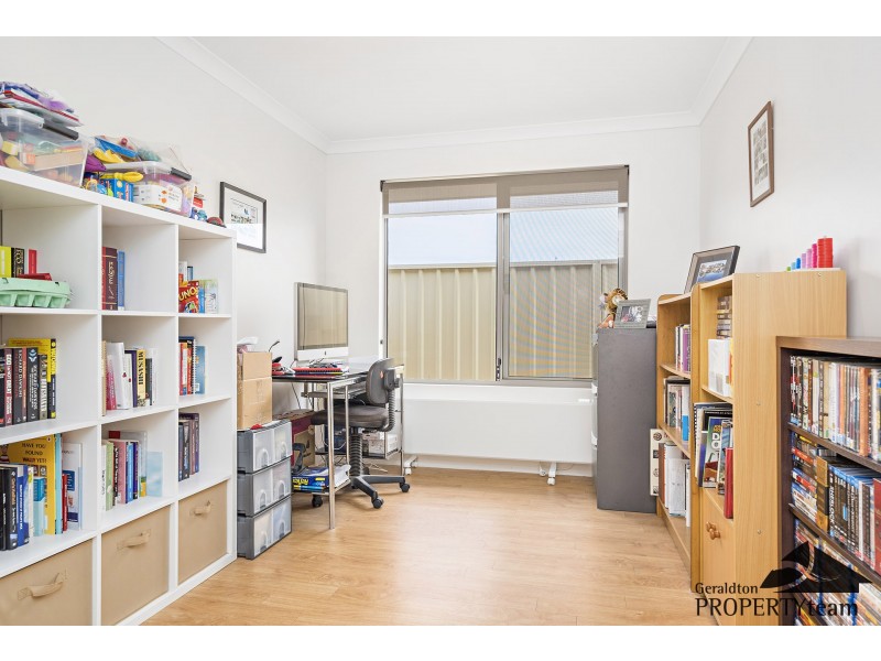 8 Topsail Street, Drummond Cove WA 6532