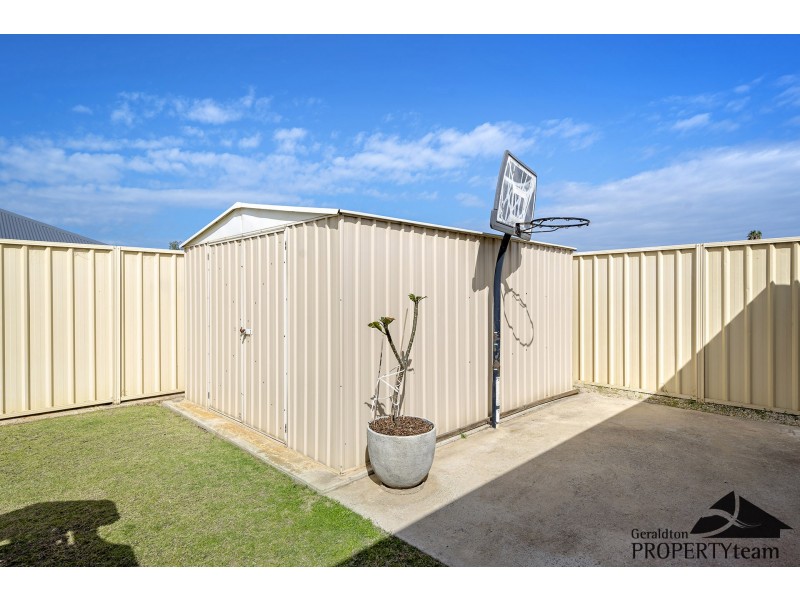 8 Topsail Street, Drummond Cove WA 6532