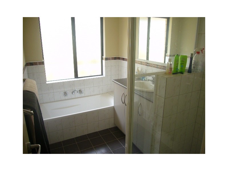 6 Basile Ct, Wandina WA 6530